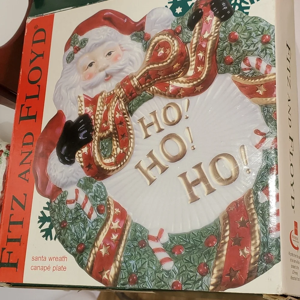 FITZ & FLOYD SANTA WREATH PLATE